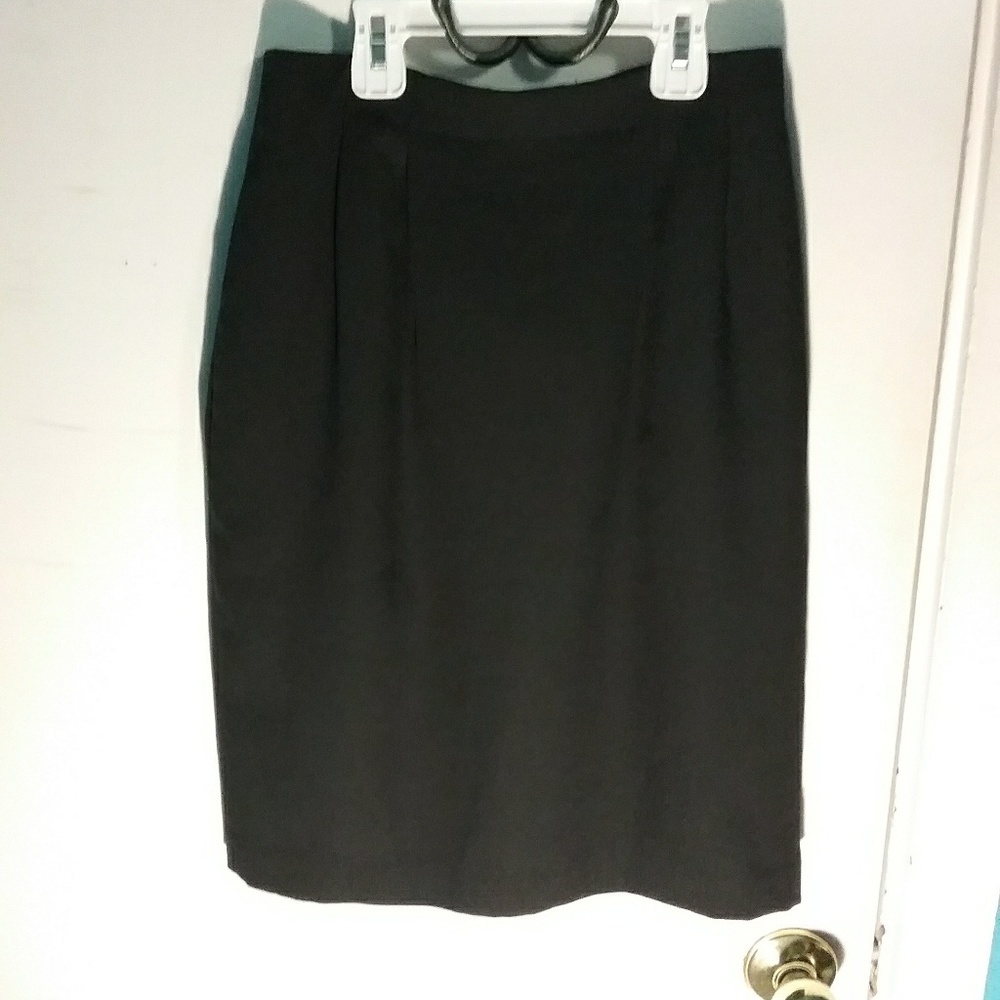 Liz Claiborne black pencil skirt petite 4